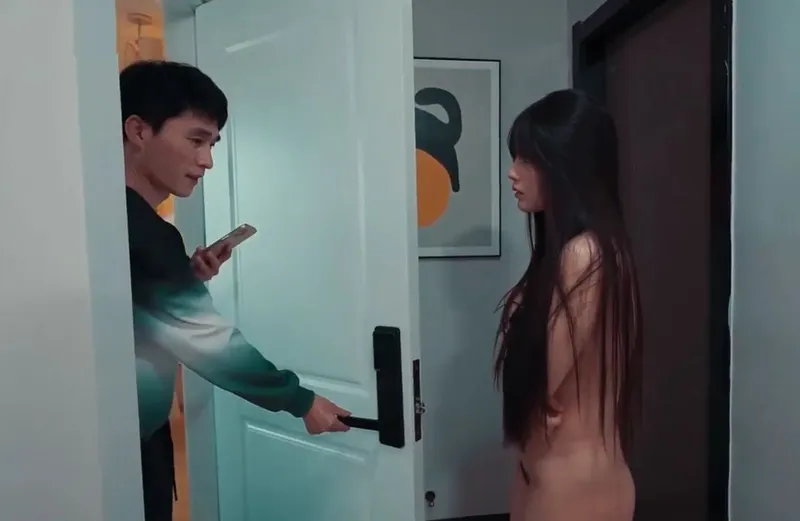 Cho người phụ nữ hàng xóm trần chuồng ở nhờ vì bị chồng đuổi ra khỏi nhà